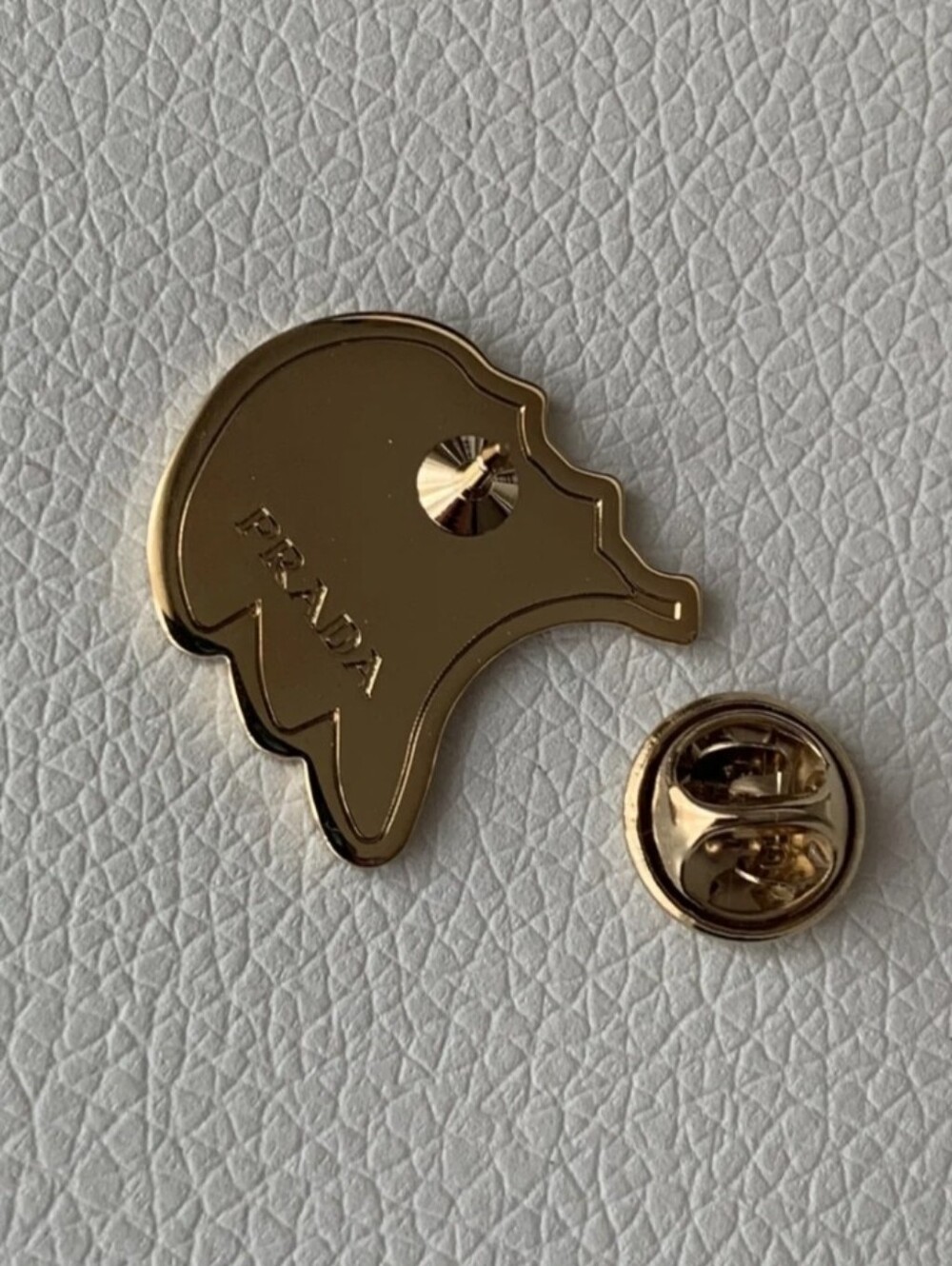 PRADA Triangolo Pin & Brooche - Picture 3 of 4